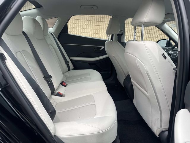 2025 Hyundai Sonata SE - Photo 17