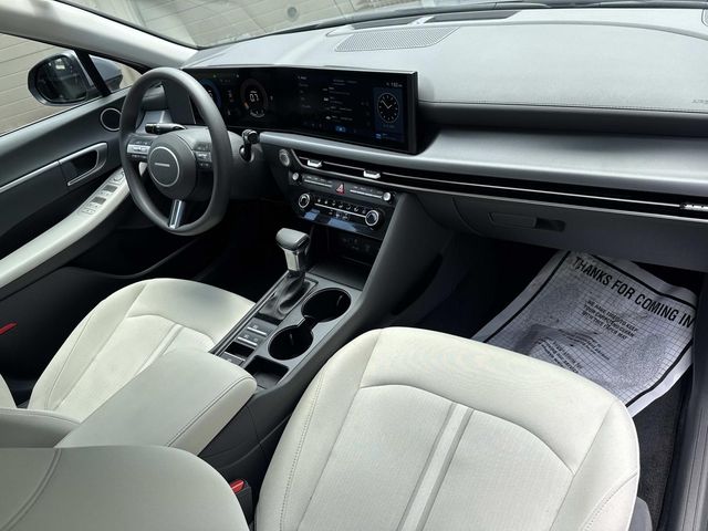2025 Hyundai Sonata SE - Photo 21
