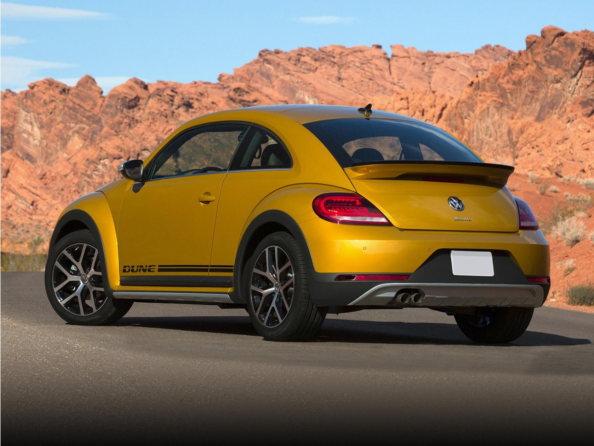 2018 Volkswagen Beetle 2.0T Dune Auto's photo