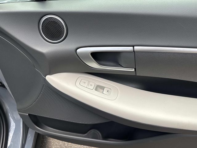 2025 Hyundai Sonata SE - Photo 23