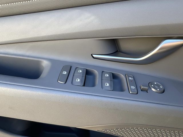 2025 Hyundai Elantra SEL - Photo 20