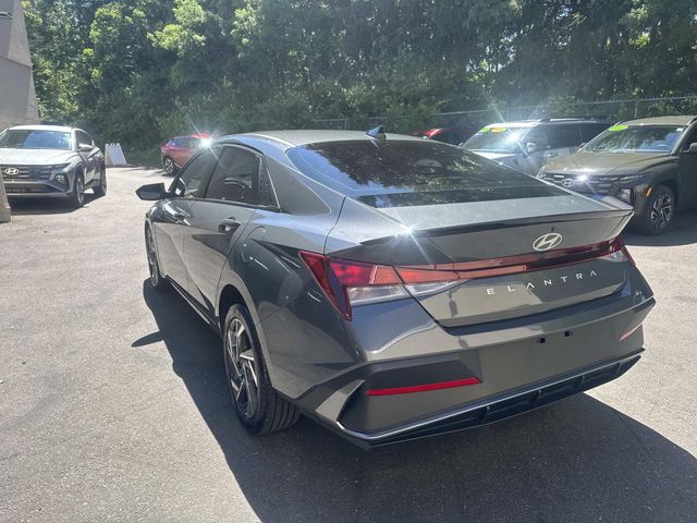 2025 Hyundai Elantra SEL - Photo 9
