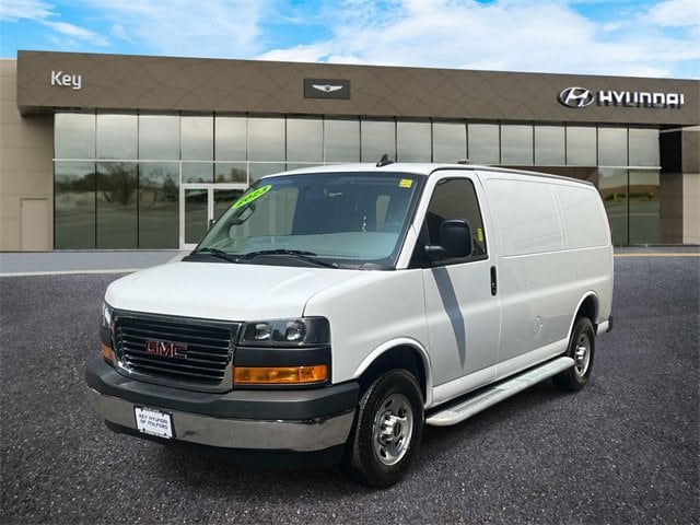 2023 GMC Savana Cargo Work Van's photo