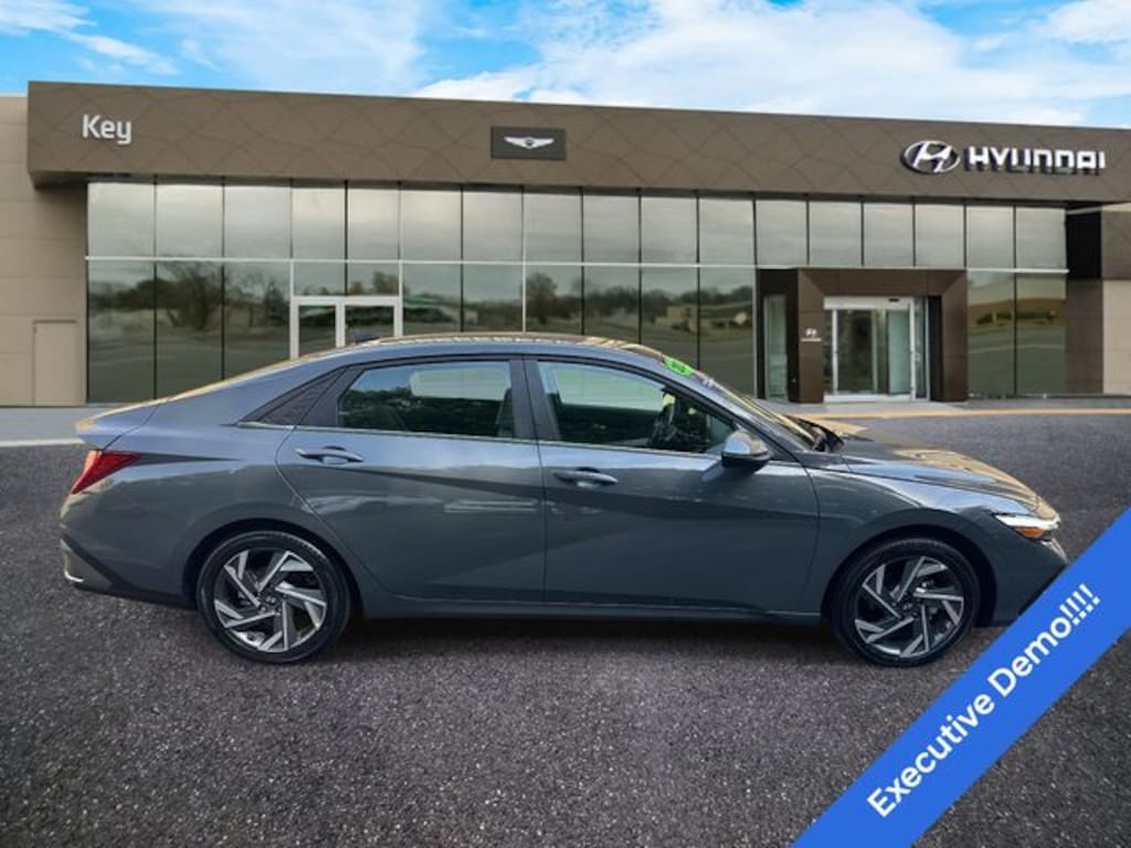 Certified 2025 Hyundai Elantra Hybrid Limited Sedan