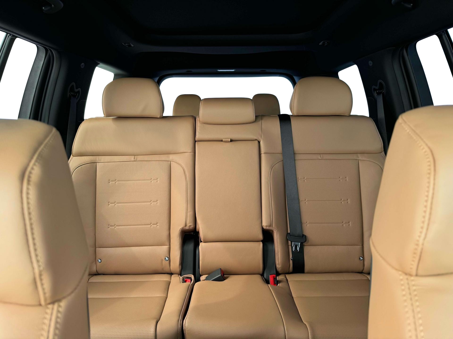 2025 Hyundai Santa Fe Limited - Photo 16