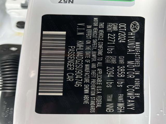 2025 Hyundai Elantra SEL - Photo 12