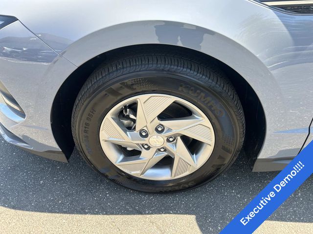 2025 Hyundai Sonata SE - Photo 9