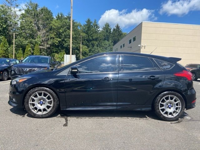 Used 2016 Ford Focus ST with VIN 1FADP3L9XGL300362 for sale in Milford, CT