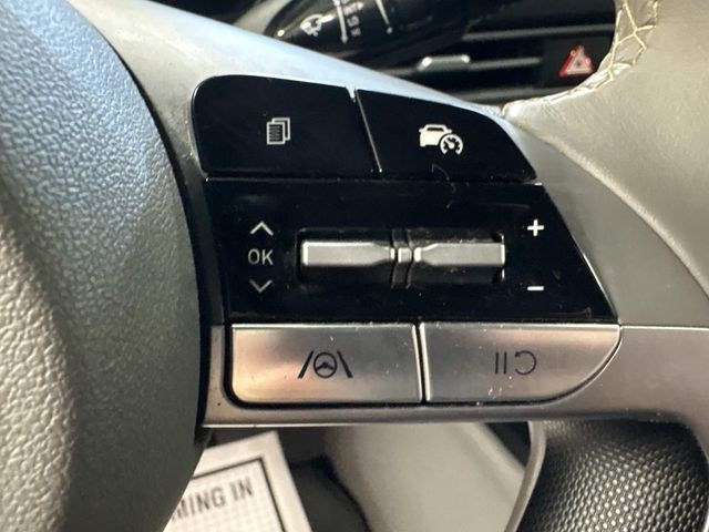 2025 Hyundai Elantra SEL - Photo 13