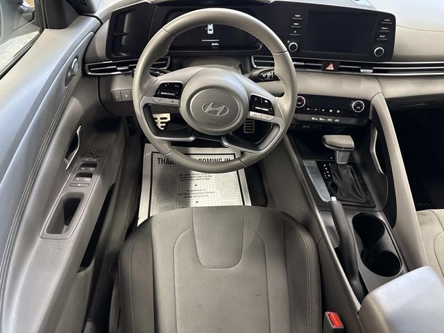 2025 Hyundai Elantra SEL - Photo 11