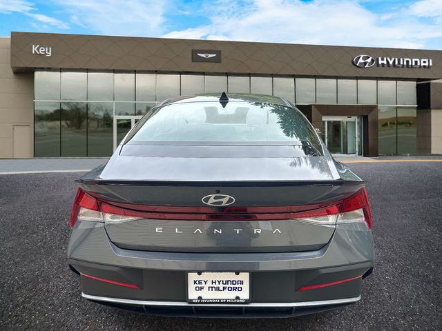 2025 Hyundai Elantra SEL - Photo 6
