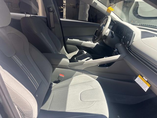 2025 Hyundai Elantra SEL - Photo 27