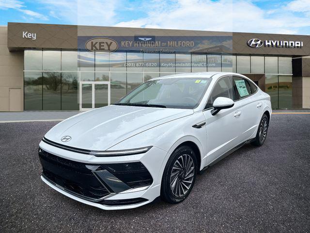 2025 Hyundai Sonata Hybrid Sedan 