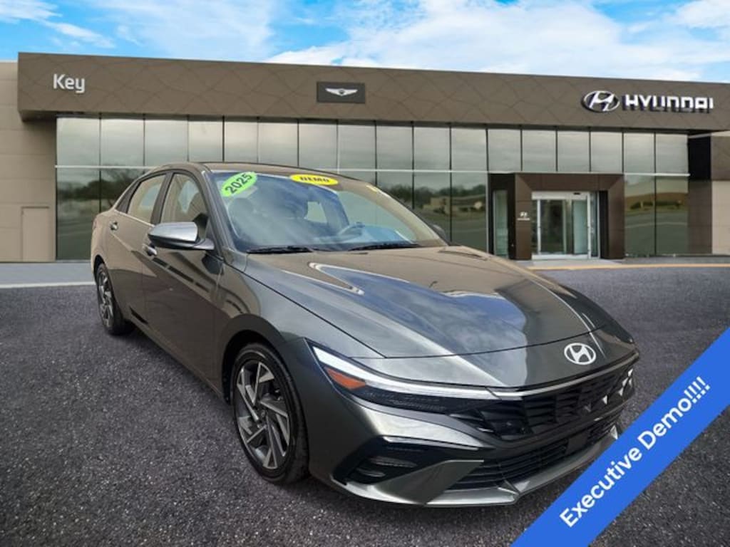 Certified 2025 Hyundai Elantra SEL Convenience Sedan
