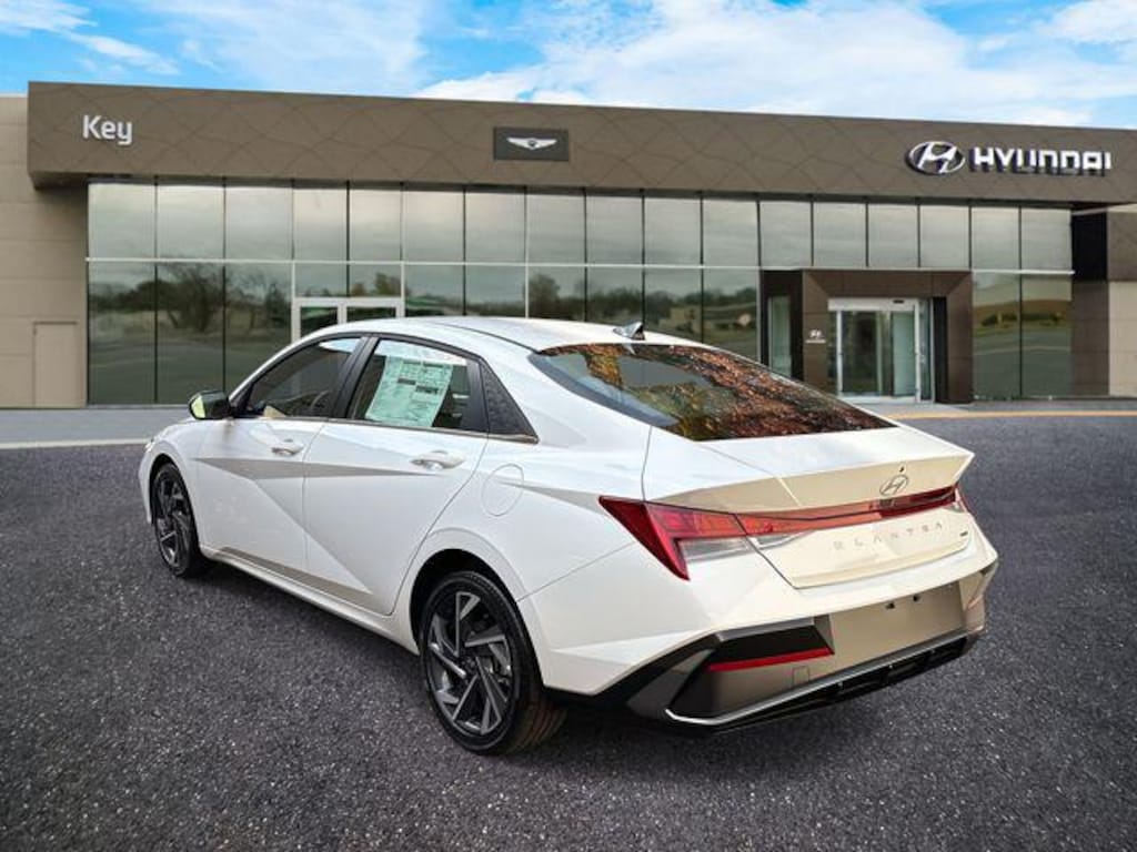 Certified 2025 Hyundai Elantra Hybrid Limited Sedan