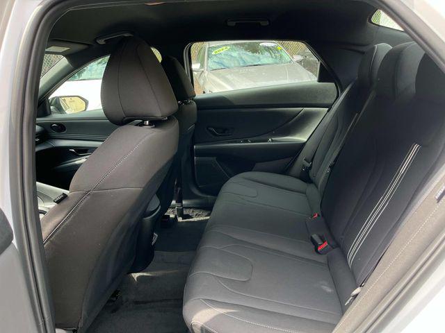 2025 Hyundai Elantra SEL - Photo 11