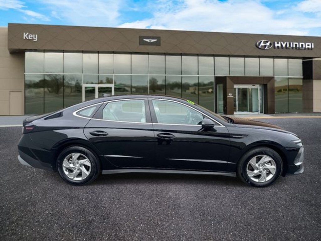 Certified 2025 Hyundai Sonata SE Sedan