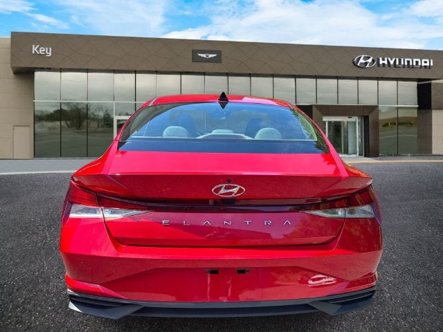 2022 Hyundai Elantra SEL - Photo 7