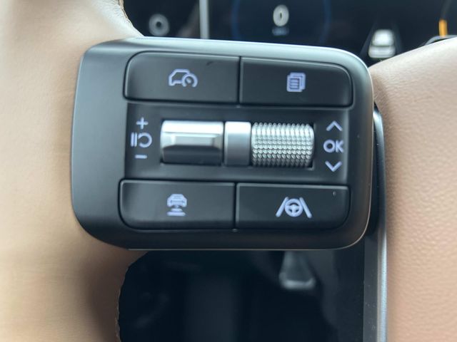 2025 Hyundai Santa Fe Limited - Photo 15