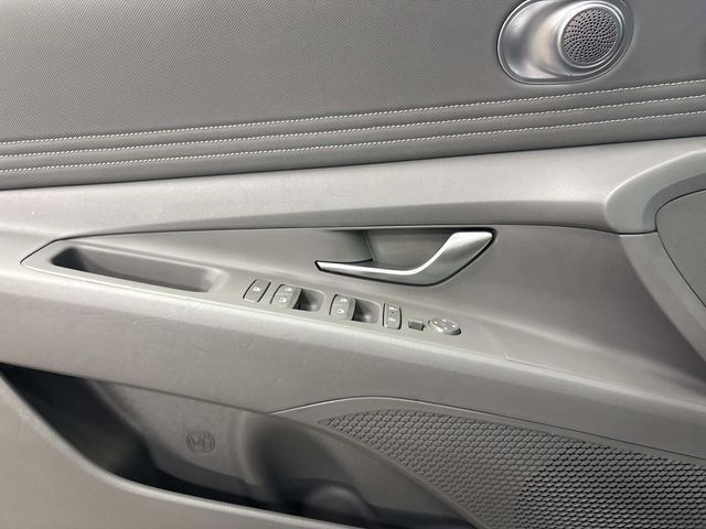 2025 Hyundai Elantra SEL - Photo 18