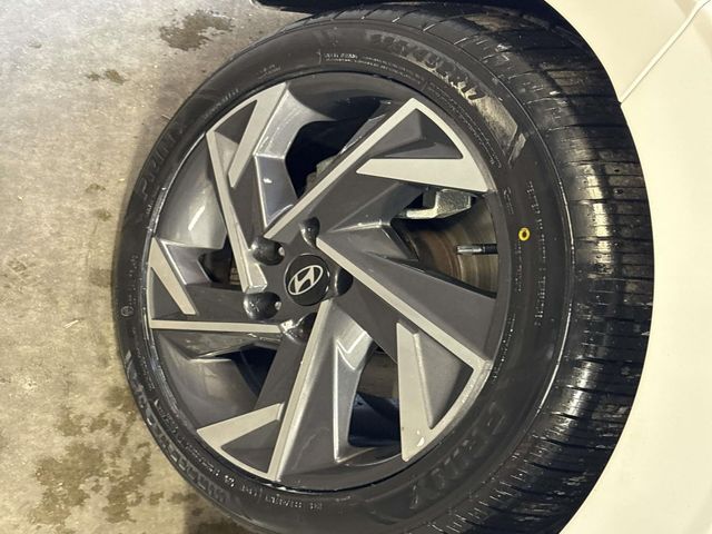 2025 Hyundai Elantra SEL - Photo 9