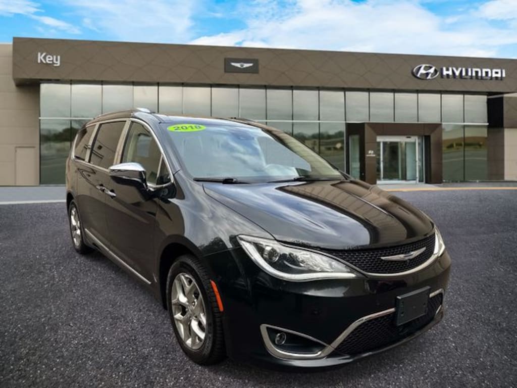 Used 2018 Chrysler Pacifica Limited Van