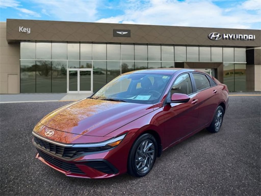 Used 2024 Hyundai Elantra Hybrid Blue Sedan