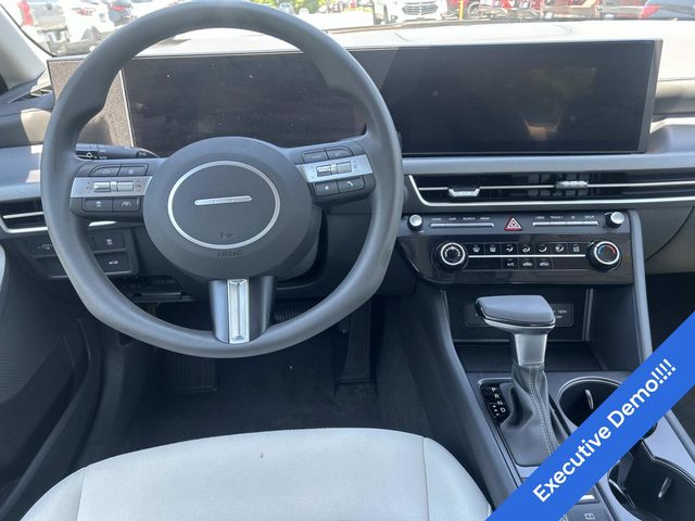 2025 Hyundai Sonata SE - Photo 16