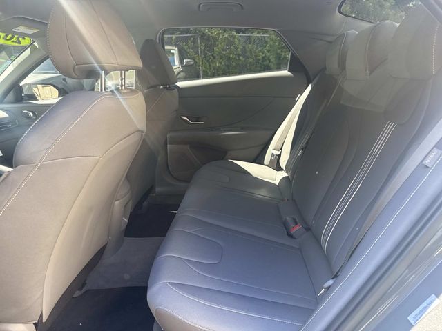 2025 Hyundai Elantra SEL - Photo 21