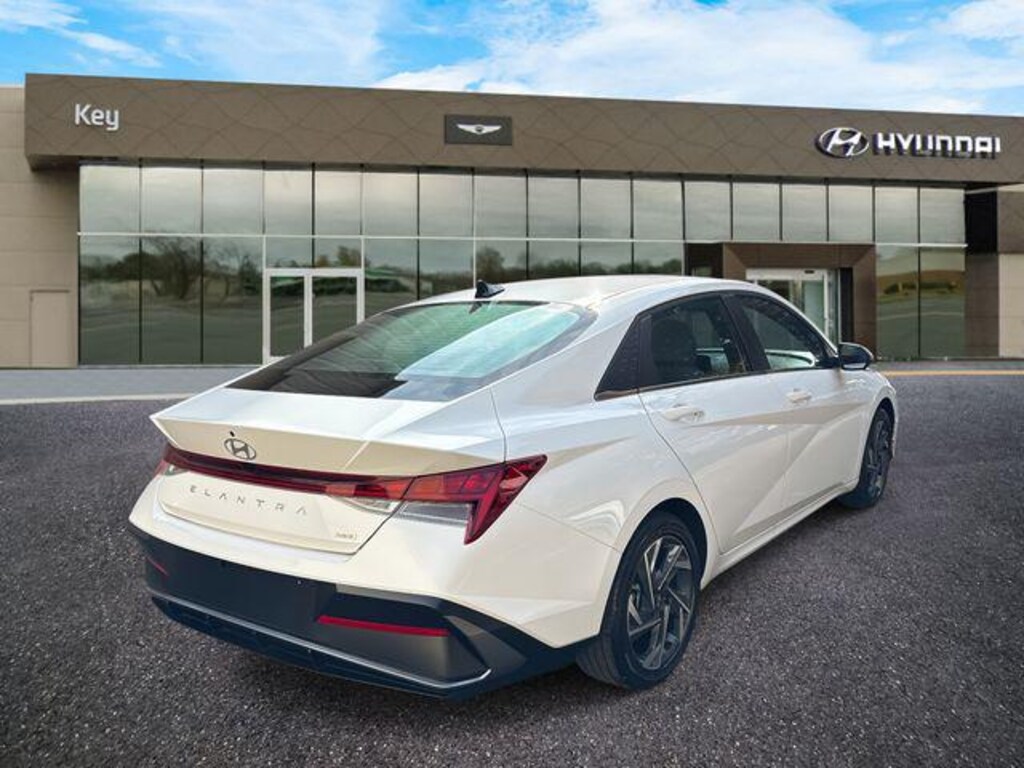 Certified 2025 Hyundai Elantra Hybrid Limited Sedan