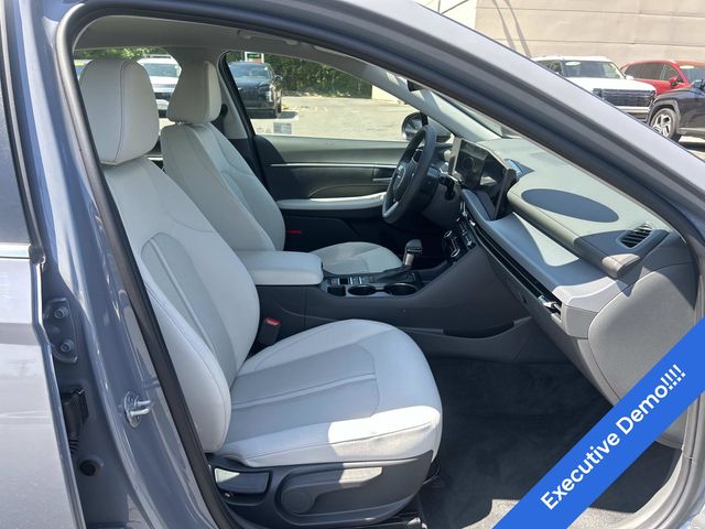2025 Hyundai Sonata SE - Photo 28