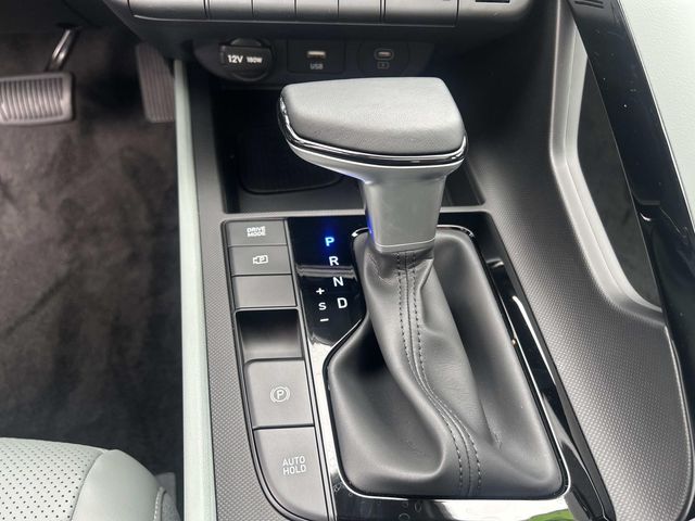 2025 Hyundai Elantra Limited - Photo 23