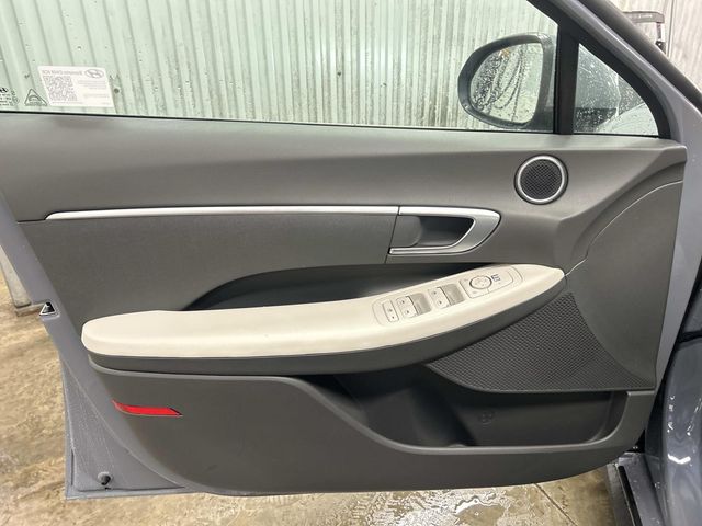 2025 Hyundai Sonata SE - Photo 13