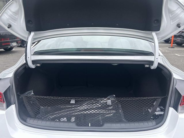 2025 Hyundai Elantra Limited - Photo 25