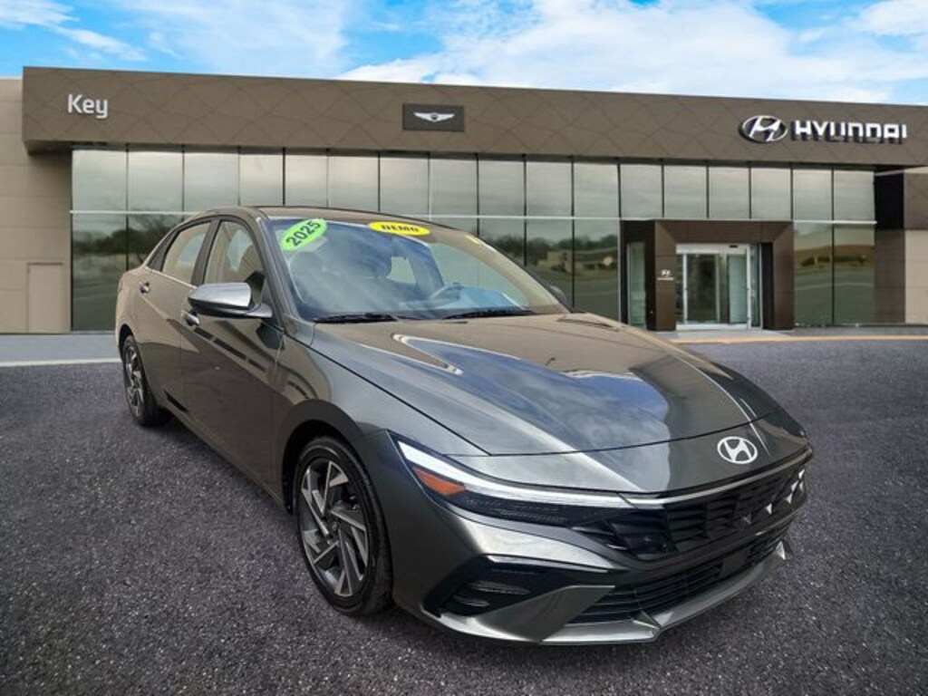Certified 2025 Hyundai Elantra SEL Convenience Sedan