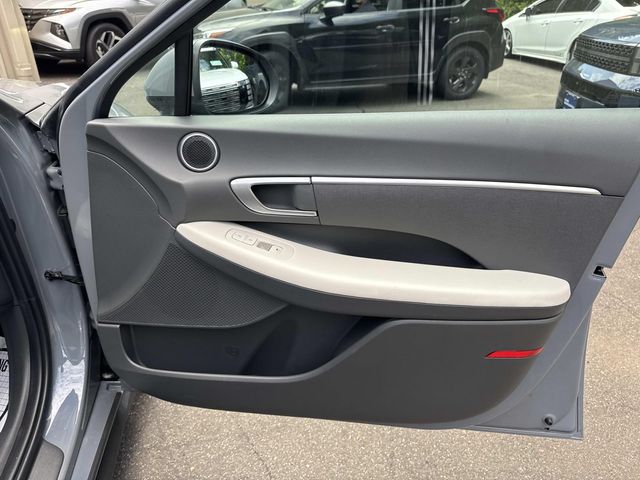 2025 Hyundai Sonata SE - Photo 22