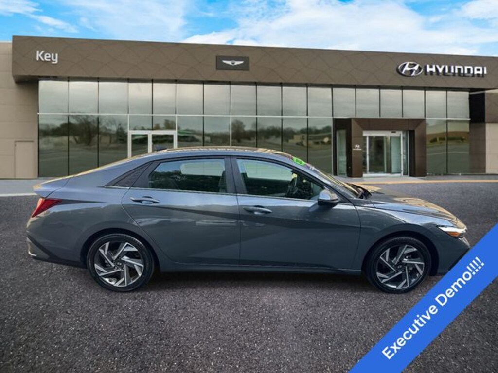 Certified 2025 Hyundai Elantra Hybrid Limited Sedan