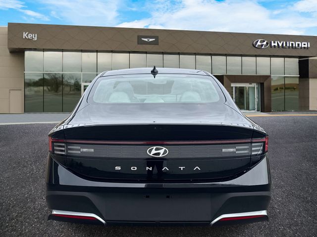 2025 Hyundai Sonata SE - Photo 6