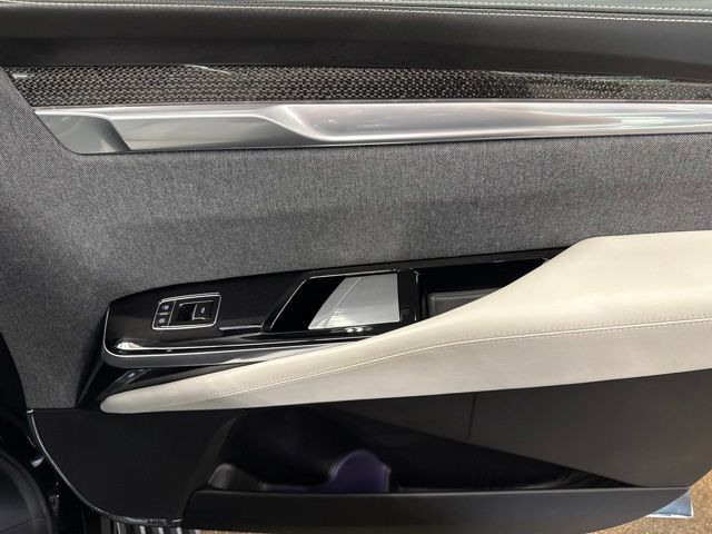 2025 Cadillac Escalade V-Series - Photo 28