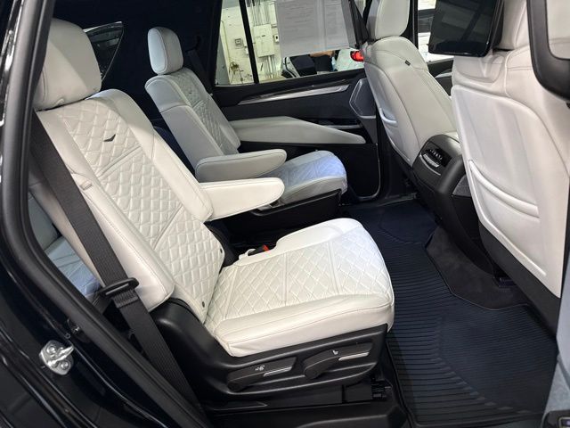 2025 Cadillac Escalade V-Series - Photo 27