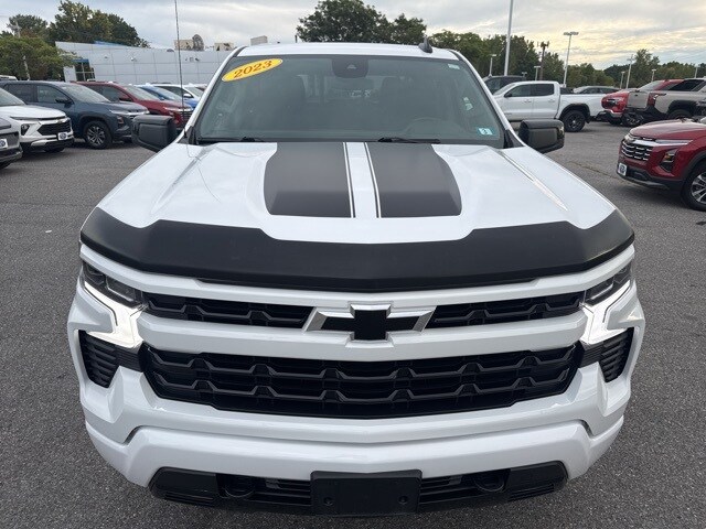 2023 Chevrolet Silverado 1500 RST photo 2