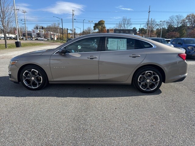 2024 Chevrolet Malibu 1LT photo 3