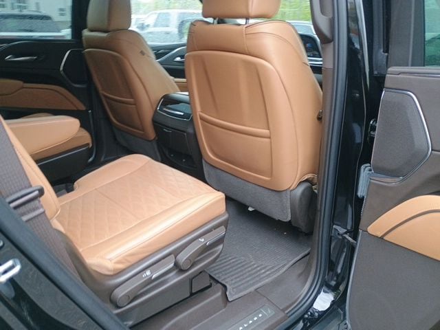 2023 Cadillac Escalade Sport - Photo 16