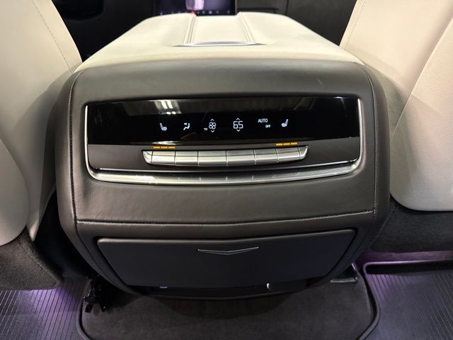 2025 Cadillac Escalade V-Series - Photo 23
