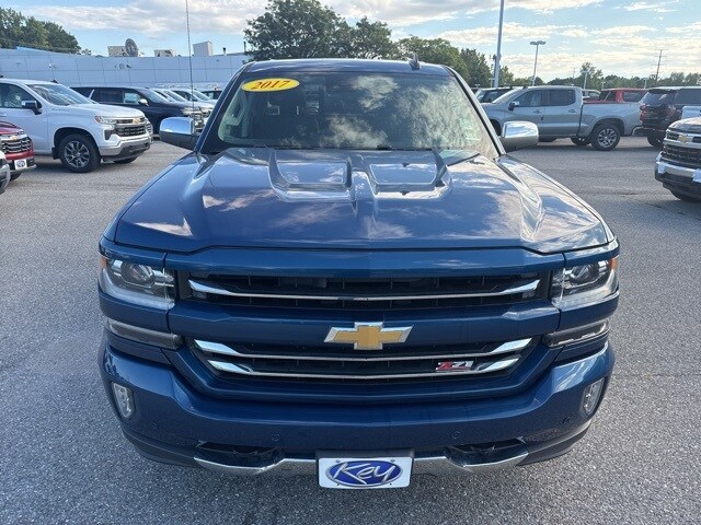 2017 Chevrolet Silverado 1500 LTZ photo 2