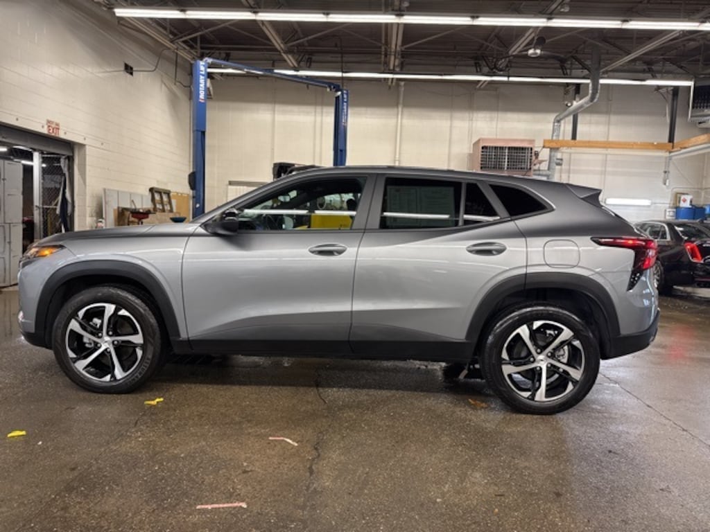 Used 2024 Chevrolet Trax 1RS SUV