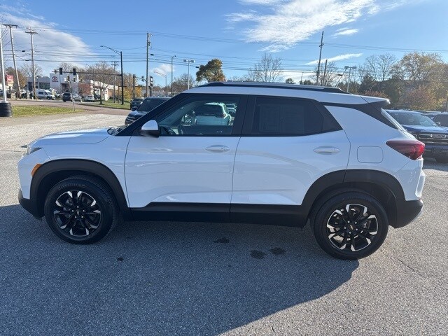 2022 Chevrolet Trailblazer LT photo 3