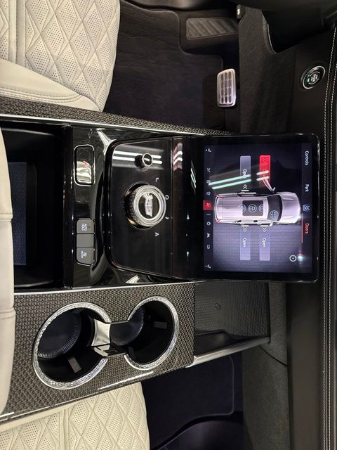 2025 Cadillac Escalade V-Series - Photo 18