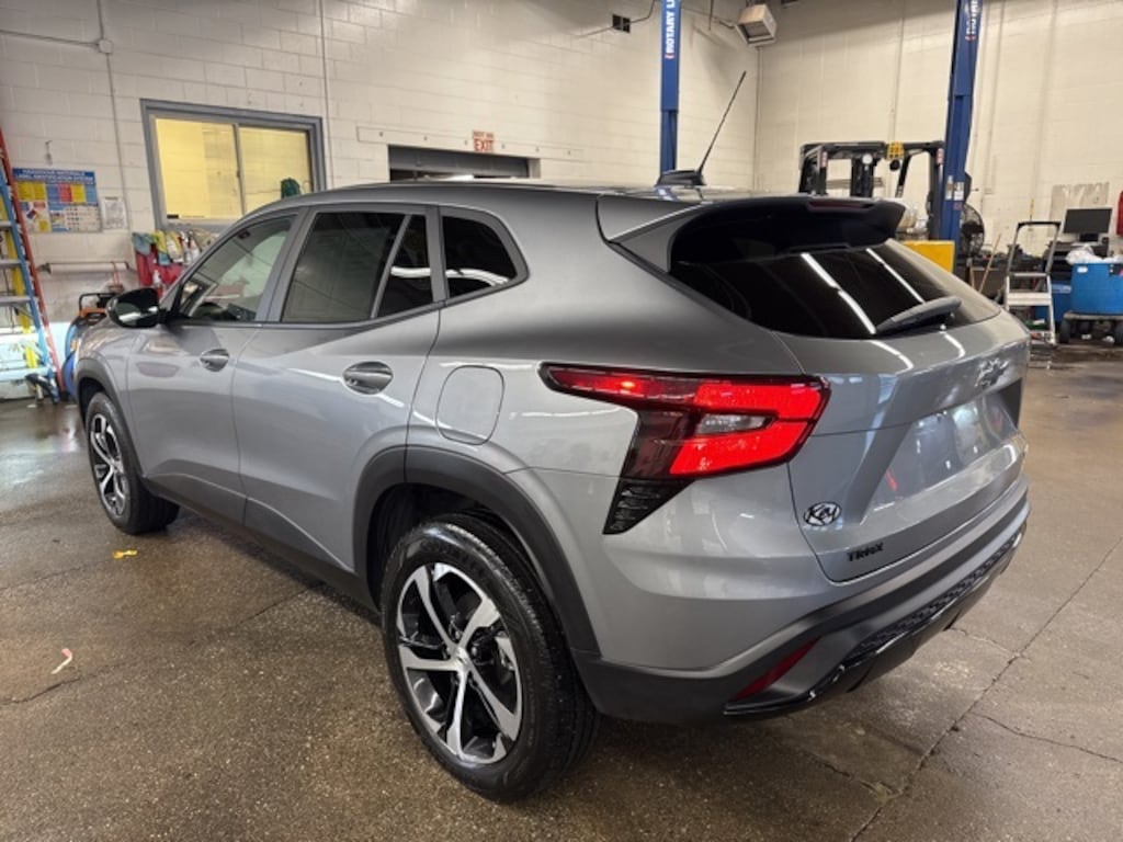 Used 2024 Chevrolet Trax 1RS SUV