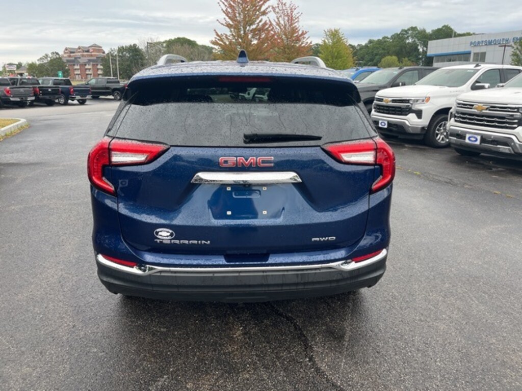 Used 2023 GMC Terrain SLT SUV
